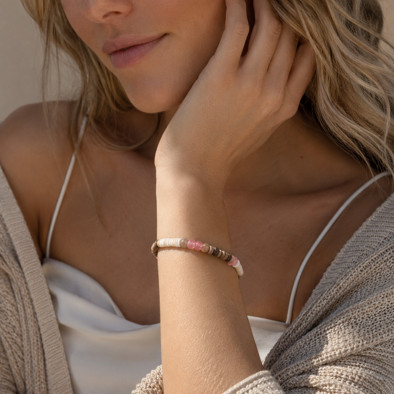 Bracelet | Shell & Wood Bead Bracelet